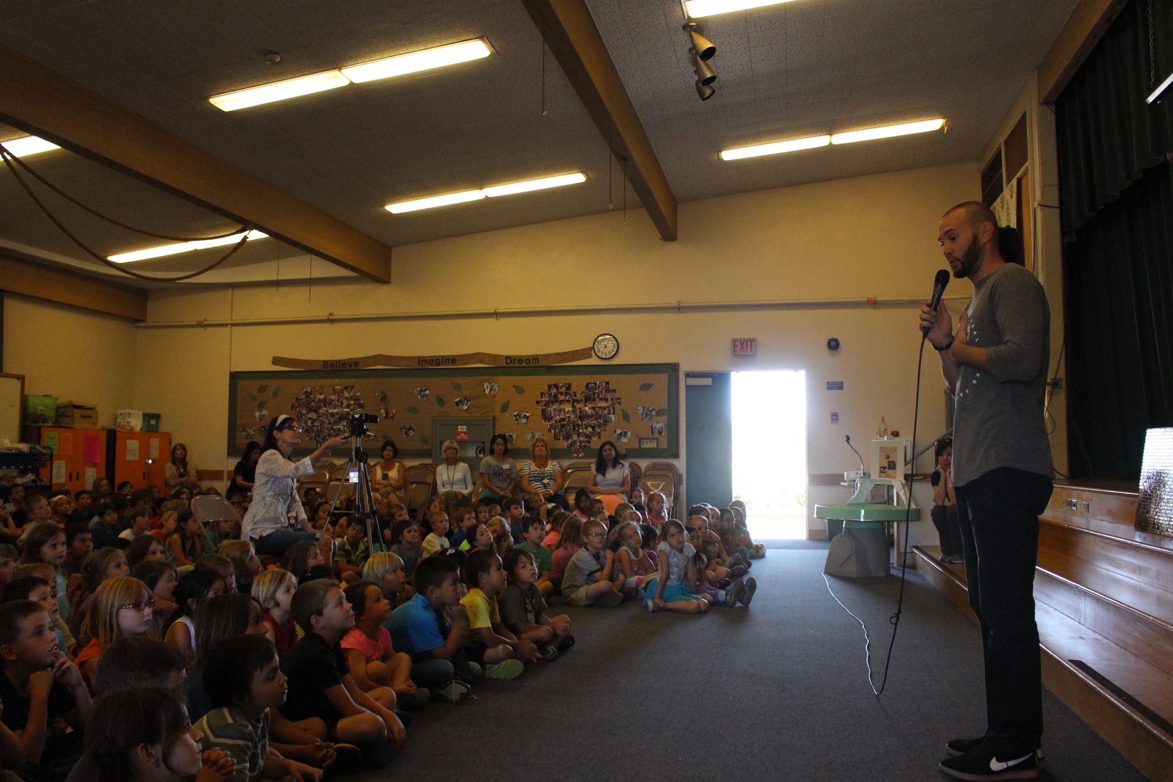 Brett speaking to Benchley Weinberger Elimentary School students