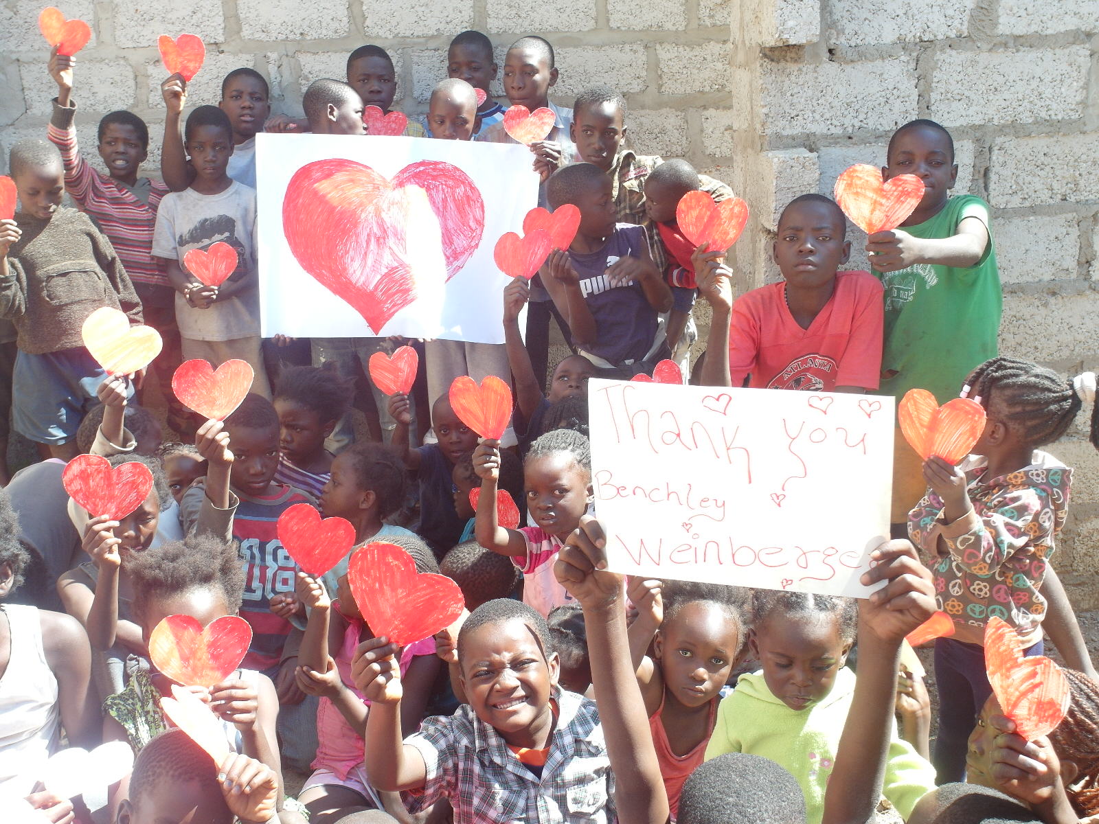 Kalingalinga Primary school schildren being students with heart and showing their gratitude
